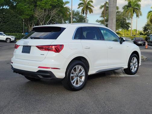 2023 Audi Q3 S line Premium