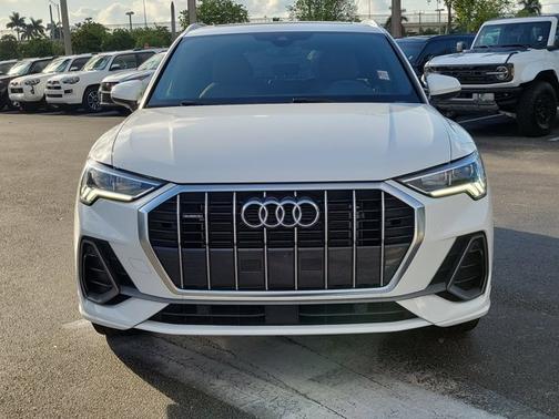 2023 Audi Q3 S line Premium