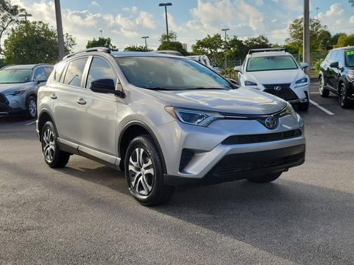2018 Toyota RAV4 LE