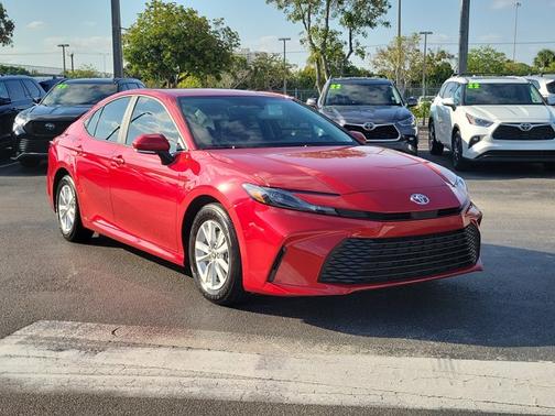 2025 Toyota Camry LE