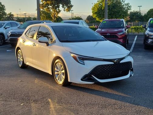 2024 Toyota Corolla Hatchback SE