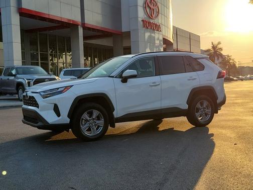 2024 Toyota RAV4 XLE