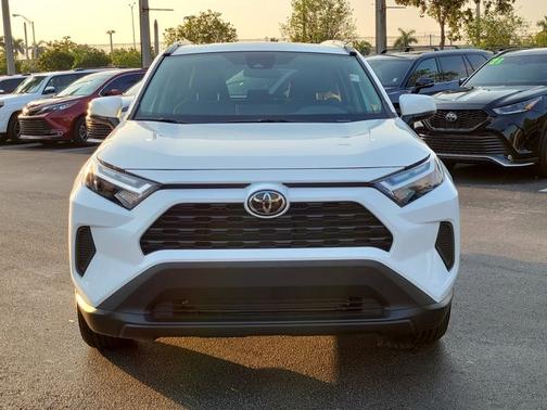 2024 Toyota RAV4 XLE
