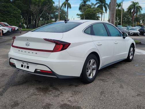 2021 Hyundai SONATA SE