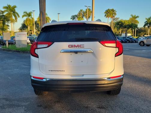 2024 GMC Terrain SLT