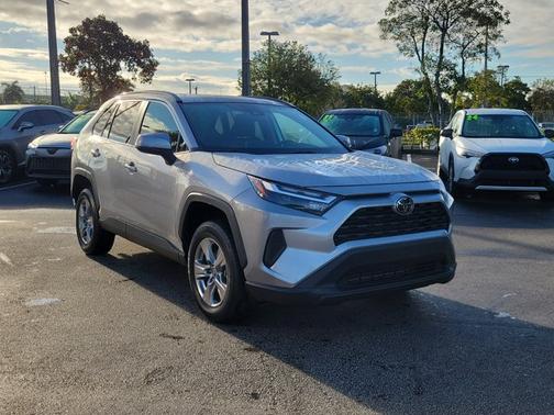 2023 Toyota RAV4 XLE