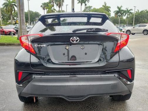 2021 Toyota C-HR XLE