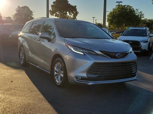 2025 Toyota Sienna Limited