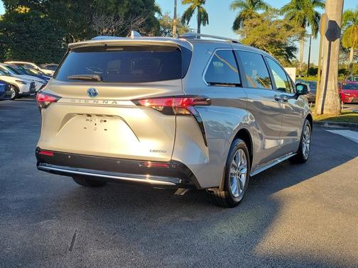 2025 Toyota Sienna Limited