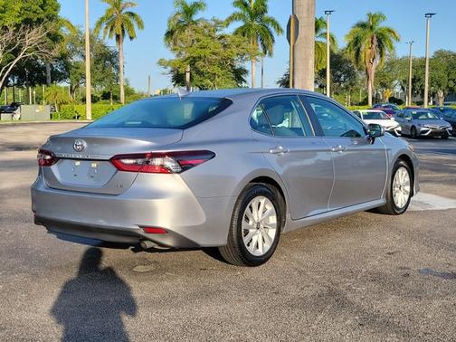2022 Toyota Camry LE