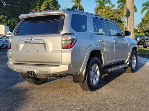 2022 Toyota 4Runner SR5
