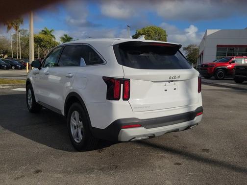 2025 Kia Sorento LX