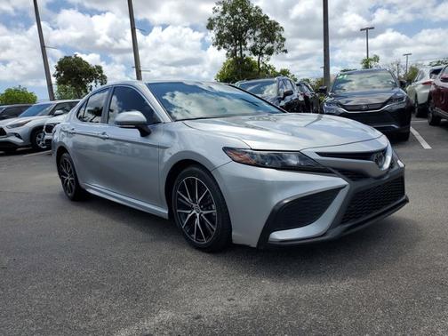 2022 Toyota Camry SE