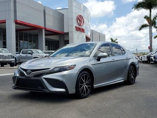 2022 Toyota Camry SE