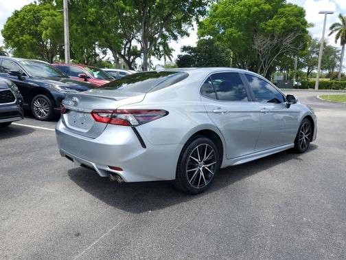 2022 Toyota Camry SE