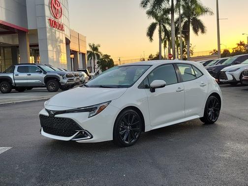2025 Toyota Corolla Hatchback XSE