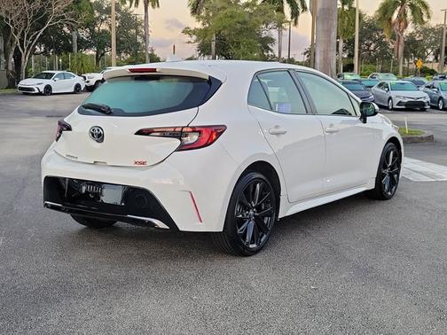 2025 Toyota Corolla Hatchback XSE
