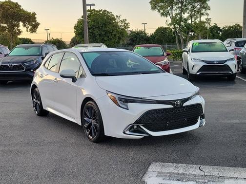 2025 Toyota Corolla Hatchback XSE