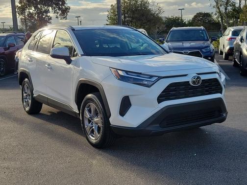 2025 Toyota RAV4 Hybrid XLE