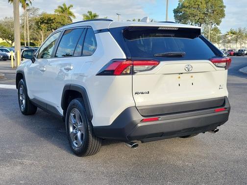 2025 Toyota RAV4 Hybrid XLE