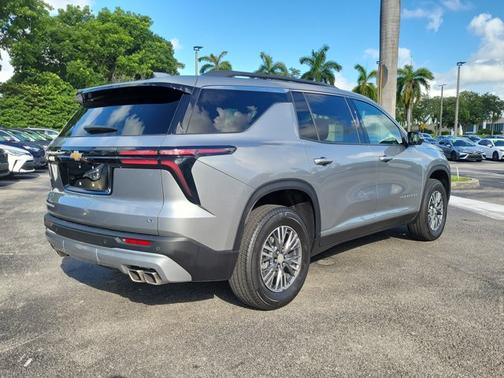 2024 Chevrolet Traverse FWD LT