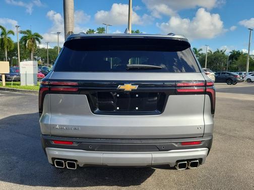 2024 Chevrolet Traverse FWD LT