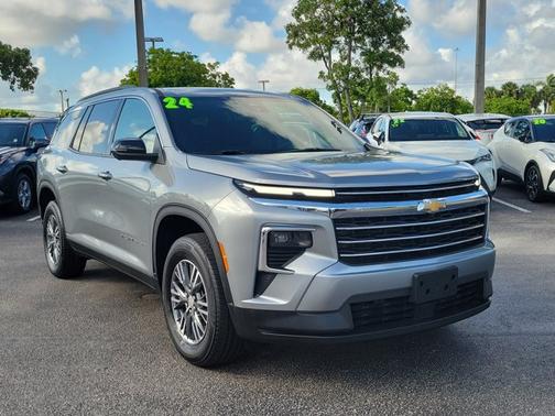 2024 Chevrolet Traverse FWD LT