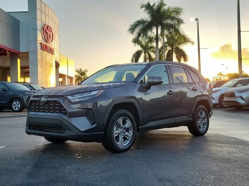 2023 Toyota RAV4 XLE