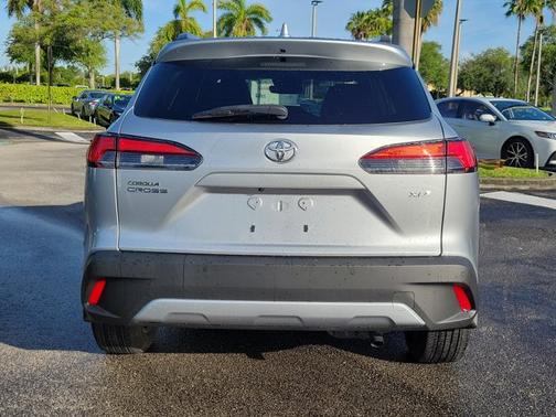 2023 Toyota Corolla Cross XLE