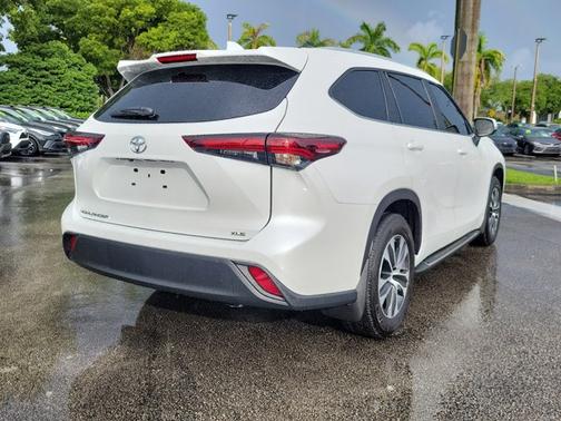 2025 Toyota Highlander XLE