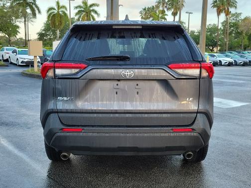 2022 Toyota RAV4 LE