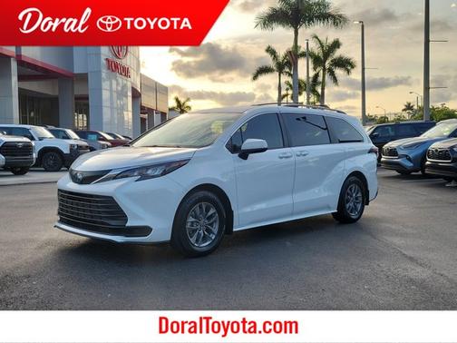 2024 Toyota Sienna LE