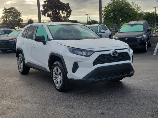 2022 Toyota RAV4 LE