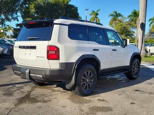 2025 Toyota Land Cruiser 