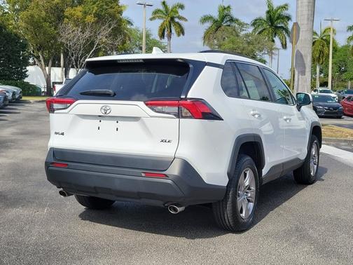 2023 Toyota RAV4 XLE