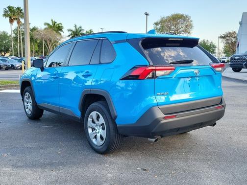 2021 Toyota RAV4 LE