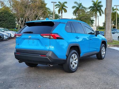 2021 Toyota RAV4 LE