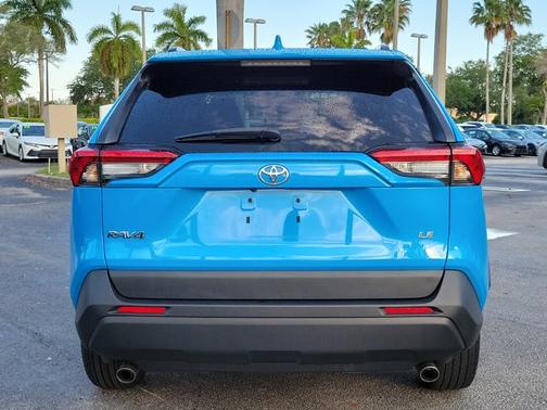 2021 Toyota RAV4 LE