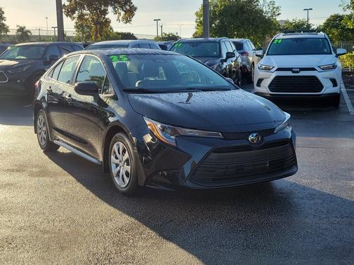 2025 Toyota Corolla LE