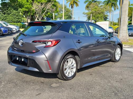 2024 Toyota Corolla Hatchback SE