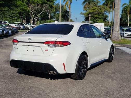 Ice 2023 Toyota Corolla SE