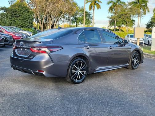 2022 Toyota Camry SE