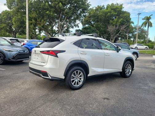2021 Lexus NX 300h AWD