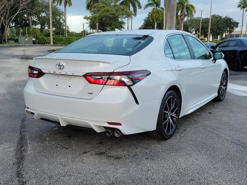 2024 Toyota Camry SE