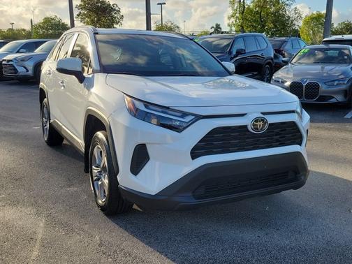 Ice 2024 Toyota RAV4 XLE