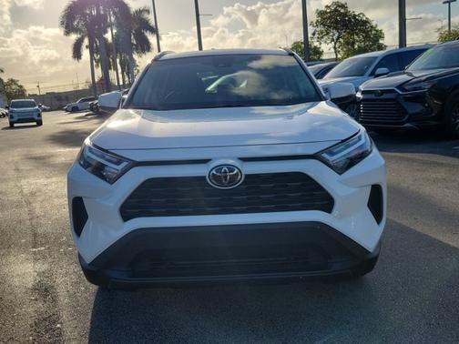 Ice 2024 Toyota RAV4 XLE
