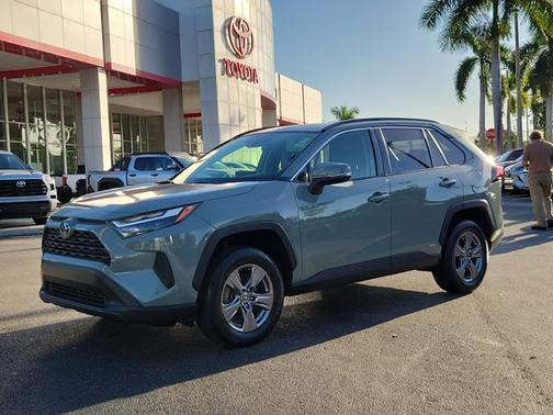 2023 Toyota RAV4 Hybrid XLE
