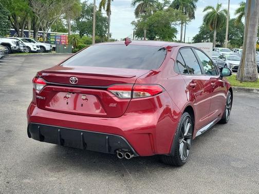 Pearl 2025 Toyota Corolla SE