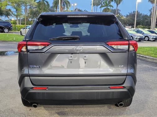 2022 Toyota RAV4 LE