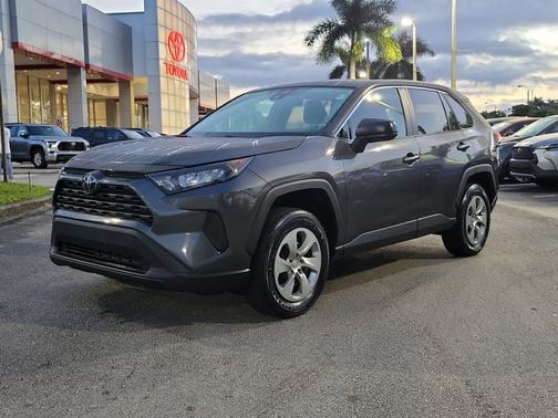 2022 Toyota RAV4 LE